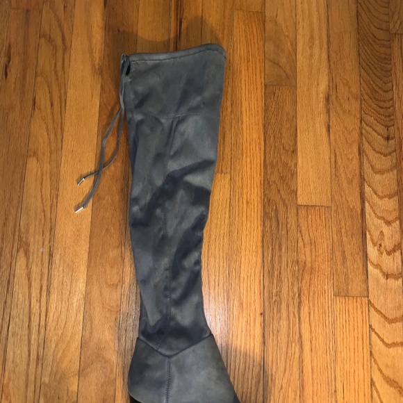 Marc Fisher above the knee boots - Picture 3 of 8